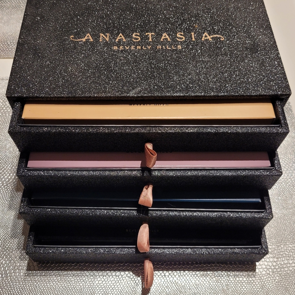 Anastacia Beverly Hills Eyeshadow Pallet Vault